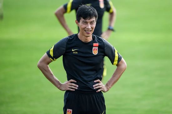毛茸茸亚洲人gushes尿