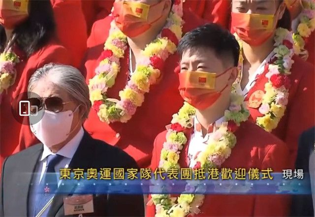 嘴里都掉进了嘴里